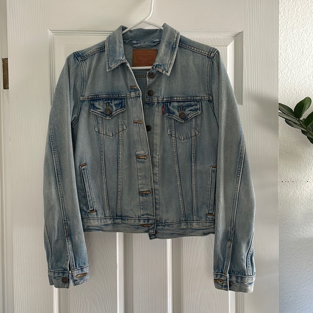 Levi’s denim jacket, women’s M